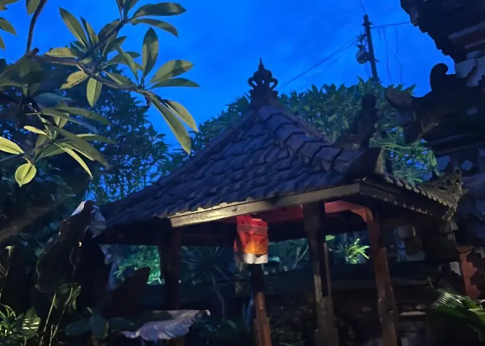 Toekad Sari