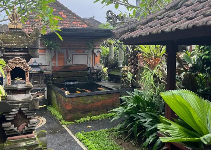 Toekad Sari *